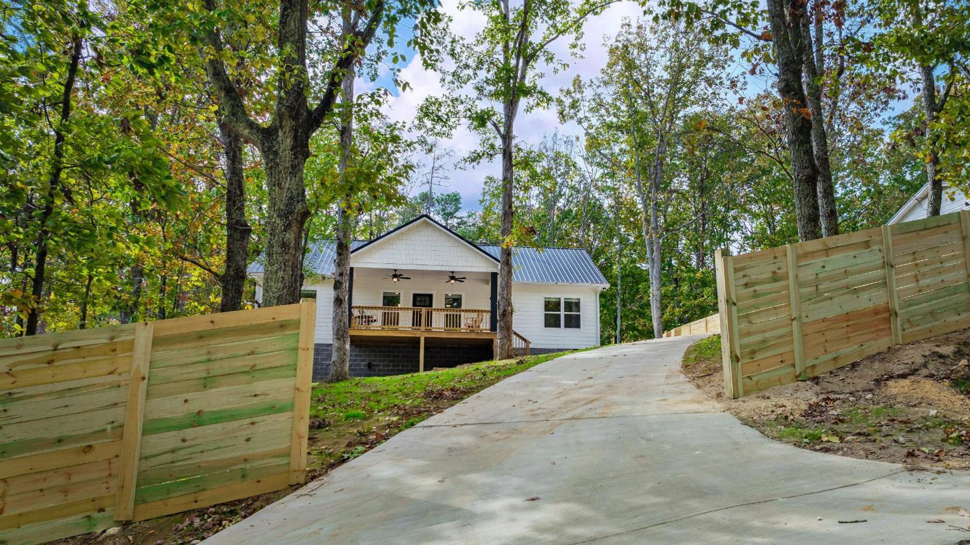 Melody Ridge Downtown With Fast Wifi, King Suite, Soaking Tub Fort Payne Bagian luar foto