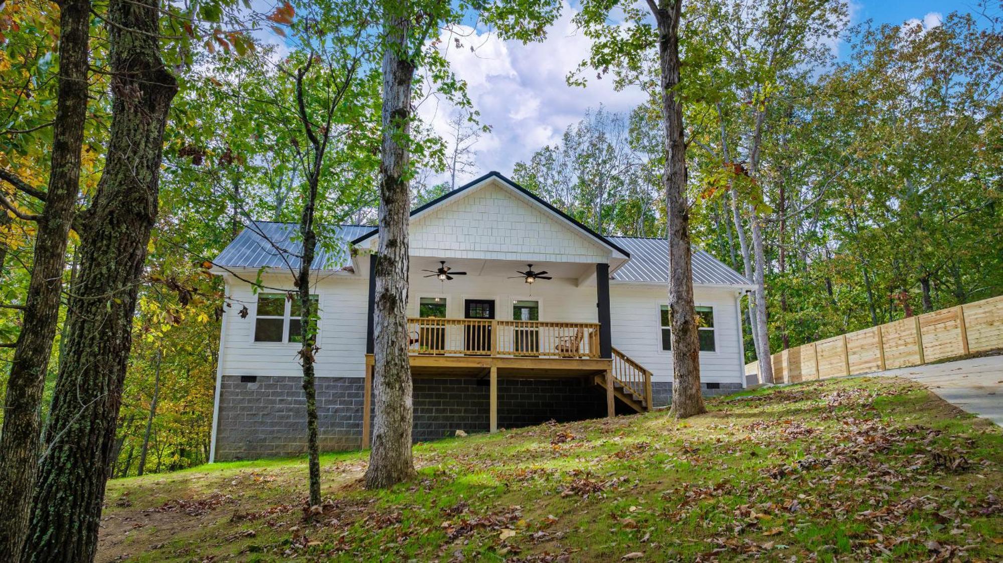 Melody Ridge Downtown With Fast Wifi, King Suite, Soaking Tub Fort Payne Bagian luar foto